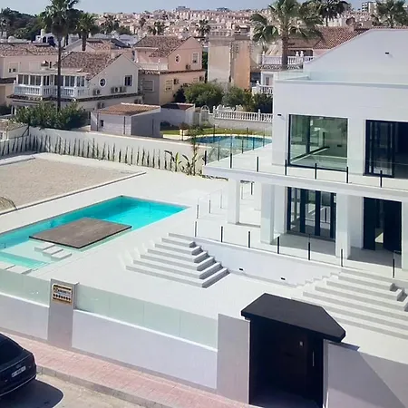 Esta Exclusiva Esta Situada En Villa